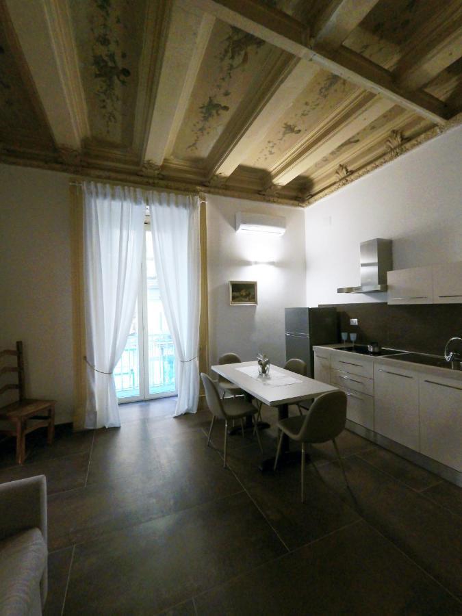 Questo Rinascimento Casa Newman เนเปิลส์ ภายนอก รูปภาพ